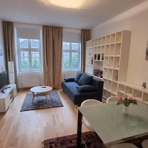 Sunny Next To Metro 1br Vienna
