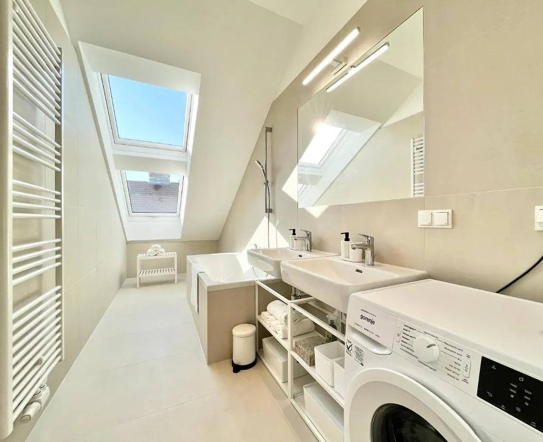 Orestaliving - Penthouse In 1020 Viena 0*,  Austria